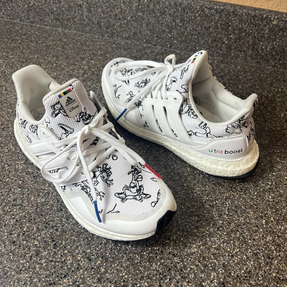 adidas Ultraboost DNA x Disney Sport Goofy Pack White Black Youth Mens 6 Sneaker